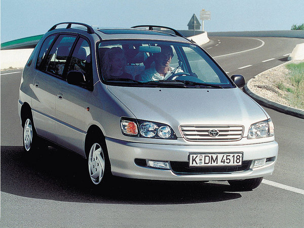 Toyota Picnic [1996]