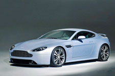 Aston Martin Vantage V12 RS: 600    !