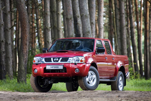 Nissan NP300:   ,   