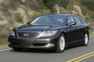 Lexus LS 460        