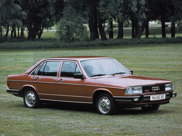 Audi 100 [1982]