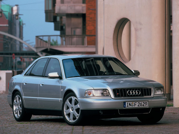 Audi S8 [2002]