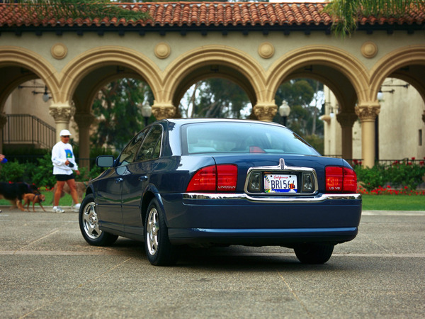 Lincoln LS [2000]