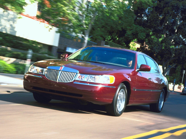 Lincoln Town Car [1999]