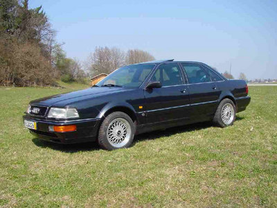 Audi V8 1990