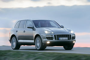 Porsche Cayenne Turbo S:   500 