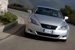 Lexus IS :     ?