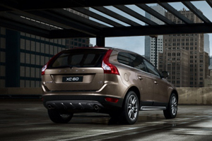 Volvo XC60:     !