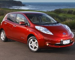 Nissan LEAF -   